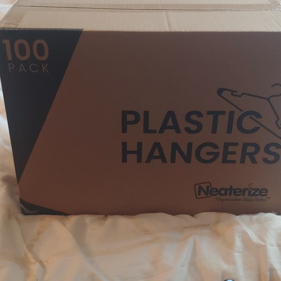 Hangers - Picture 3 of 5